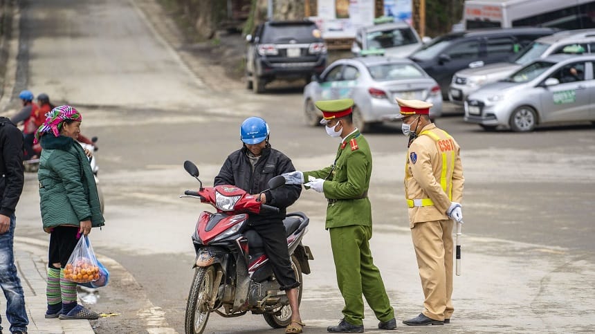Mộng thấy công an bắt xe người thân điểm tốt hay xấu?