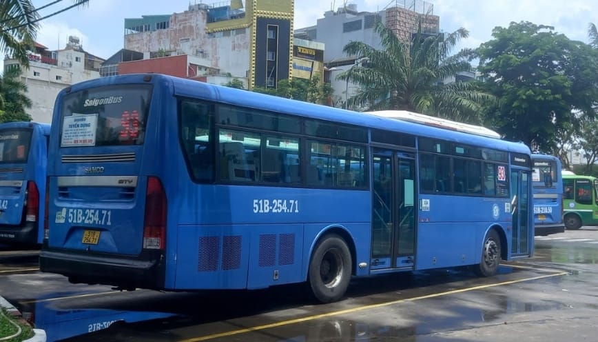 Tuyến bus 93 hoạt động từ sáng đến 22h tối hàng ngày