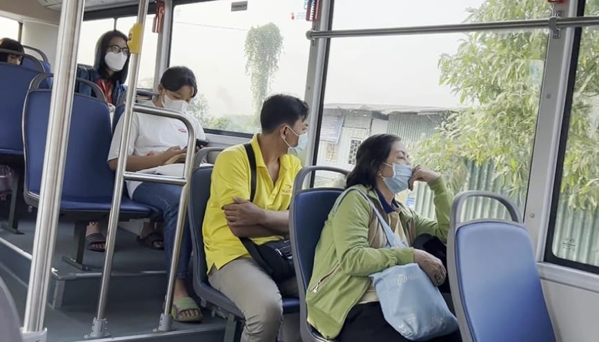 Tuyến buýt số 61-3 phục vụ nhiều người lao động, sinh viên