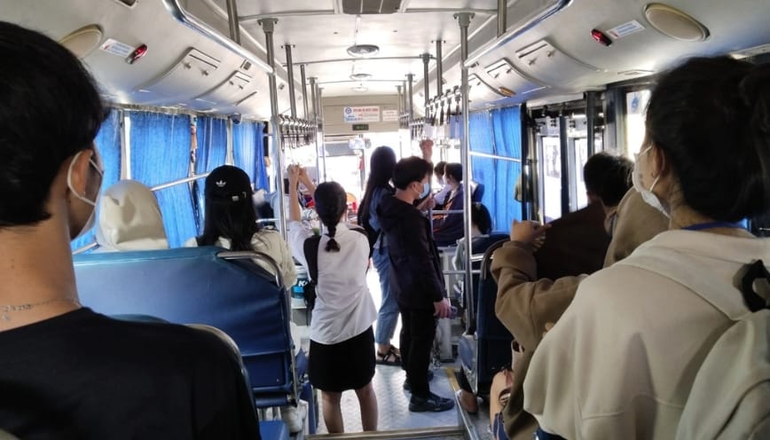 Xe bus có mức giá rẻ, phù hợp với nhiều khách hàng