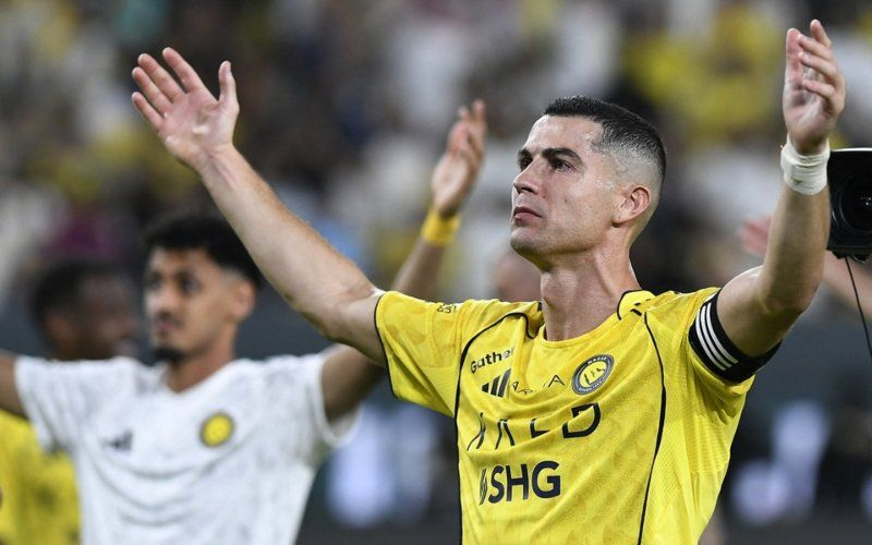 Ronaldo thường xuyên chịu sự đeo bám gắt gao từ các hậu vệ đối phương