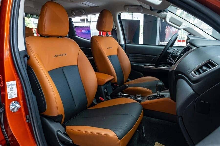 Khu vực hàng ghế trước Mitsubishi Triton Athlete