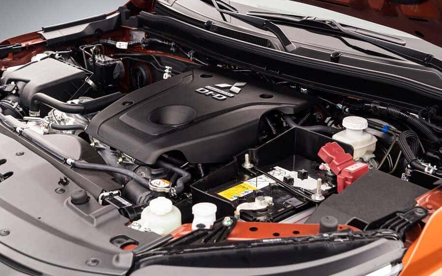 Khoang động cơ trên Mitsubishi Triton mới