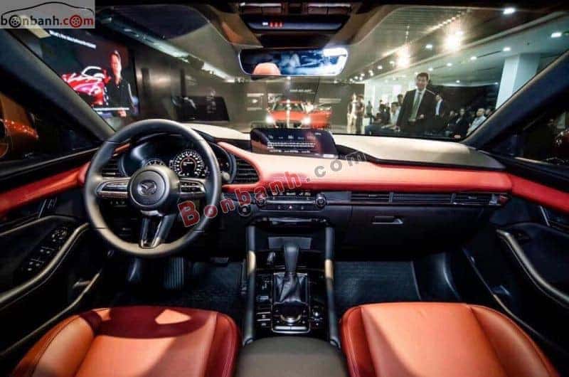 Bảng điều khiển và tiện ích bên trong Mazda 3 Sport