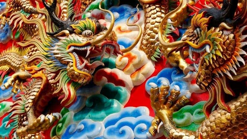 Bảng màu sắc hợp và kỵ với tuổi Canh Thìn 2000, giúp người sinh năm 2000 lựa chọn màu may mắn