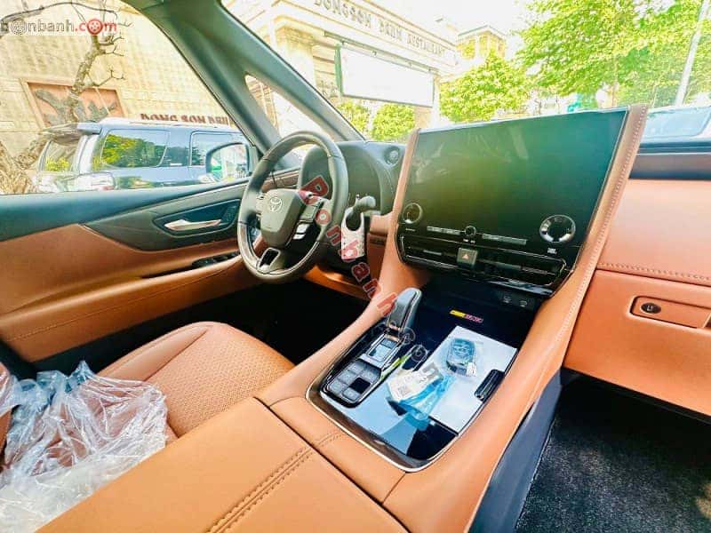 Các tiện ích nổi bật trong nội thất xe Toyota Alphard cũ