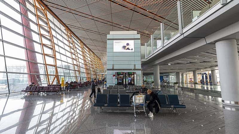 Cảnh quan nội thất hiện đại bên trong Sân bay Quốc tế Thủ đô Bắc Kinh