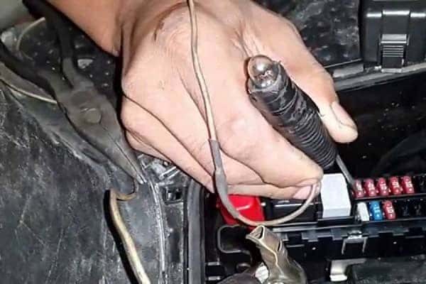 Cầu chì xe tải bị hỏng