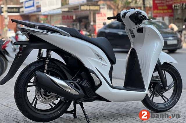 Chi tiết xe SH 160i CBS 2025 phiên bản Tiêu chuẩn màu Trắng, tham khảo khi tìm kiếm giá xe SH.