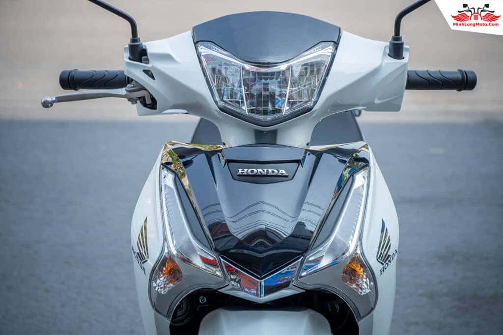 Đầu xe Honda Future trắng với hệ thống đèn LED hiện đại