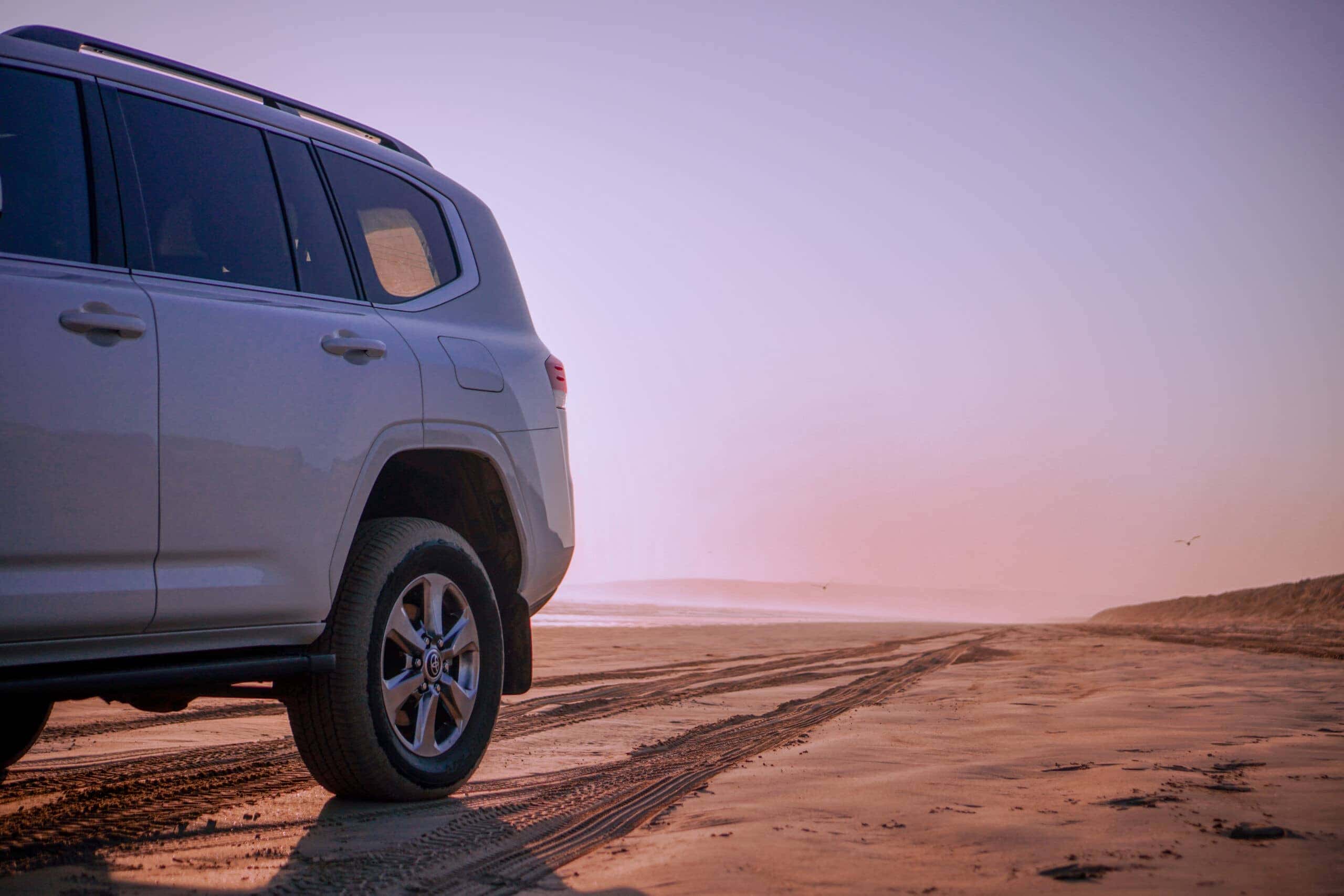 Đèn pha Toyota Land Cruiser 2022 hiện đại