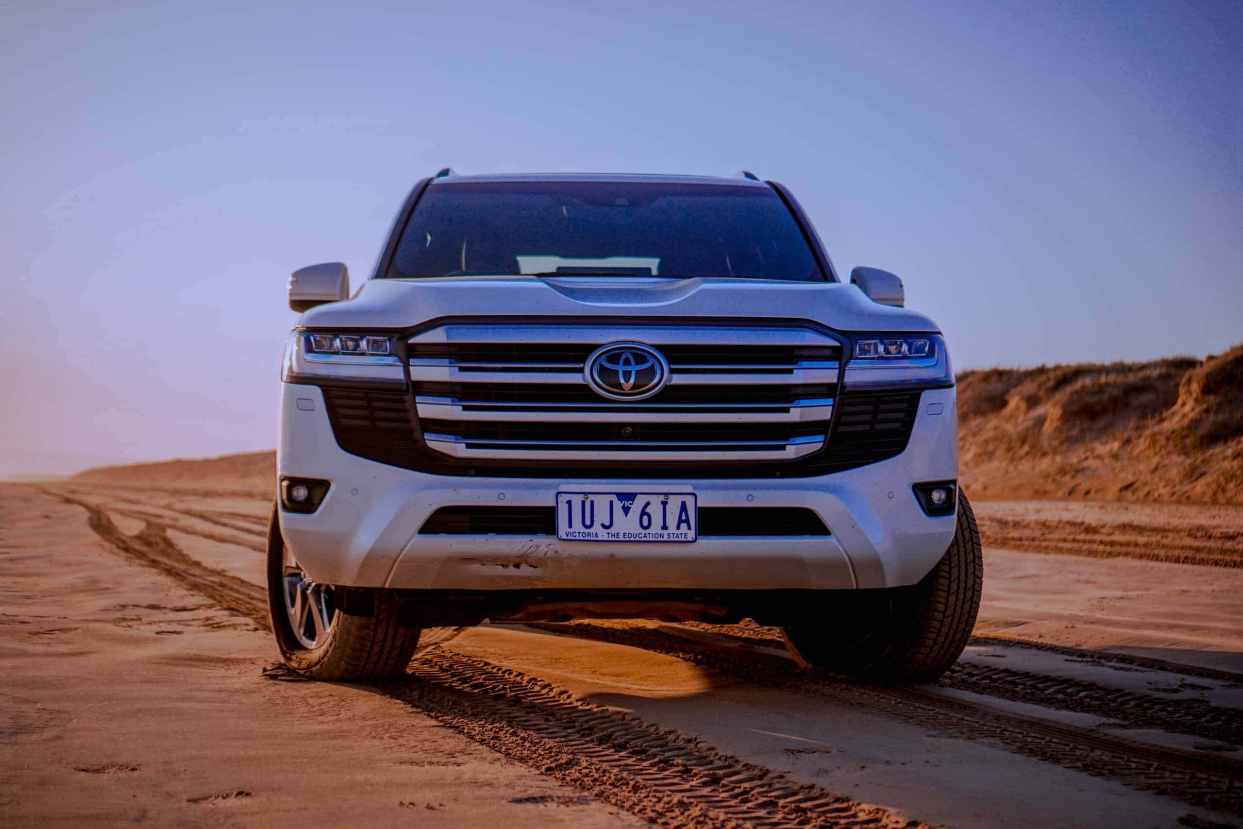 Động cơ mạnh mẽ của Land Cruiser 2022
