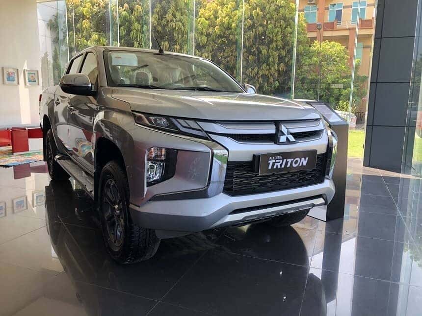 Giá lăn bánh xe bán tải Mitsubishi Triton 2.4 AT 4x2 tại Nghệ An