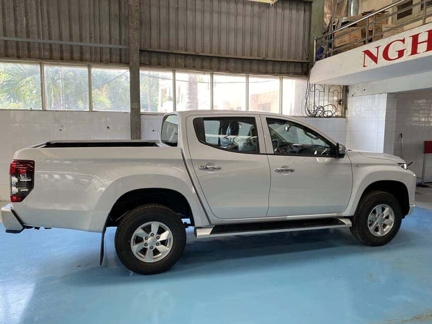 Phí lăn bánh xe bán tải Triton 2.4 MT số sàn 1 cầu tại Nghệ An