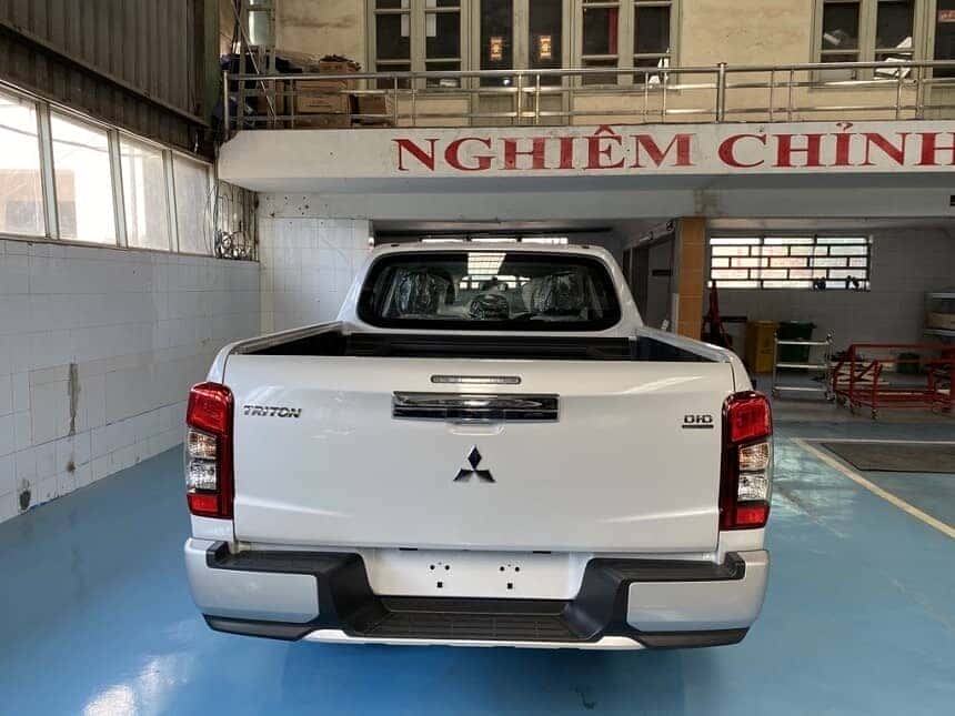 Tổng thành lăn bánh xe bán tải Triton 4x2 MT số sàn tại Nghệ An