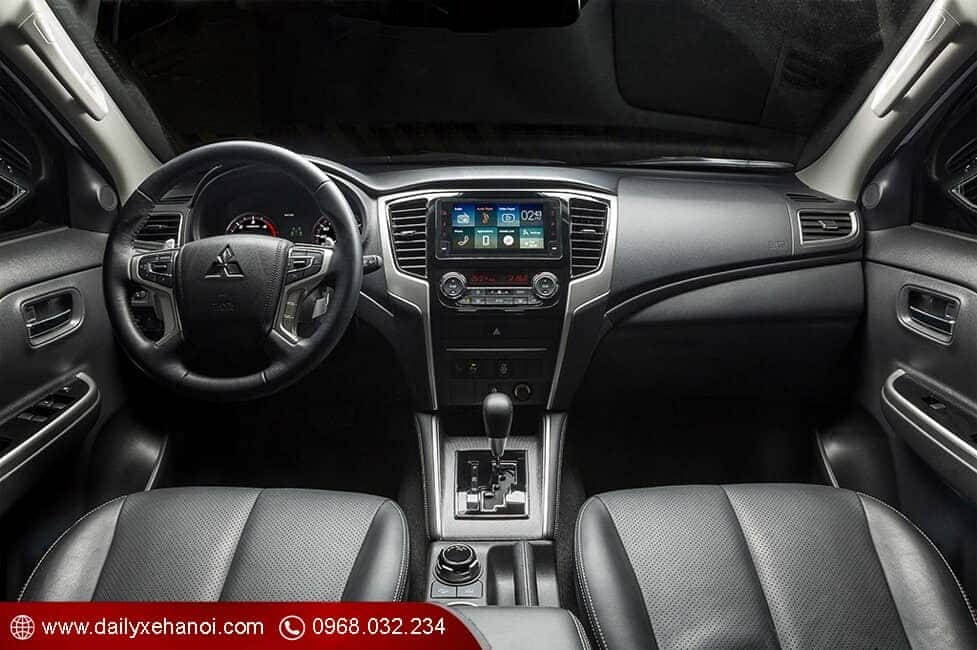 Giá lăn bánh xe bán tải Mitsubishi Triton 4x4 AT tại Nghệ An