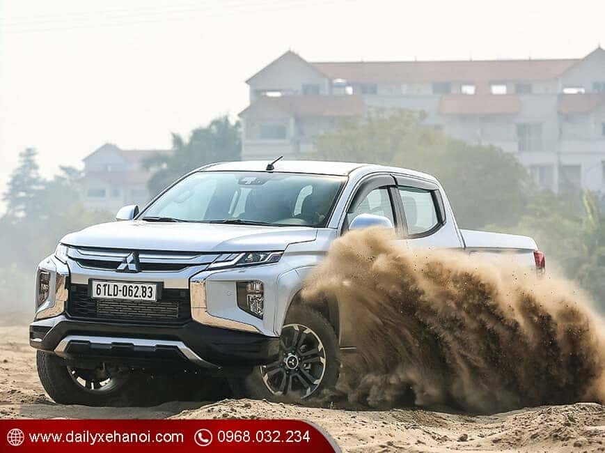 Giá xe lăn bánh Mitsubishi Triton ở Nghệ An