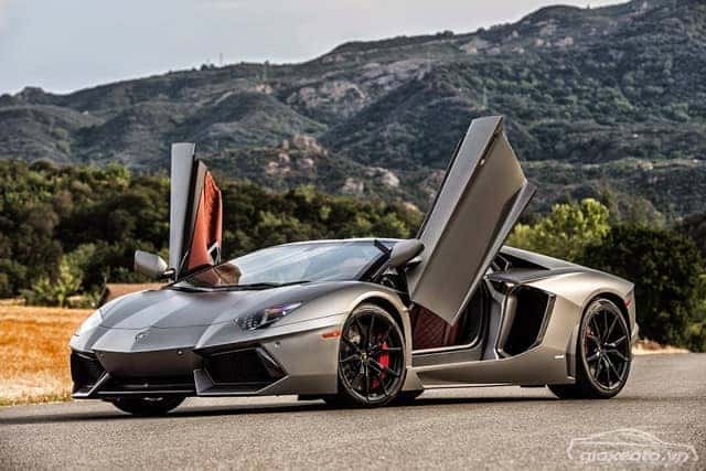 Giá xe Lamborghini Aventador LP700-4 Roadster