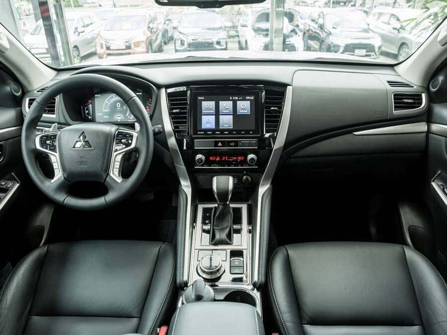 Pajero Sport máy dầu