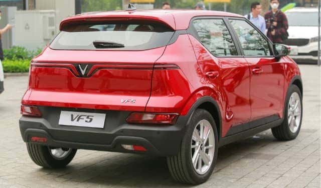 Góc nhìn đuôi xe VinFast VF 5