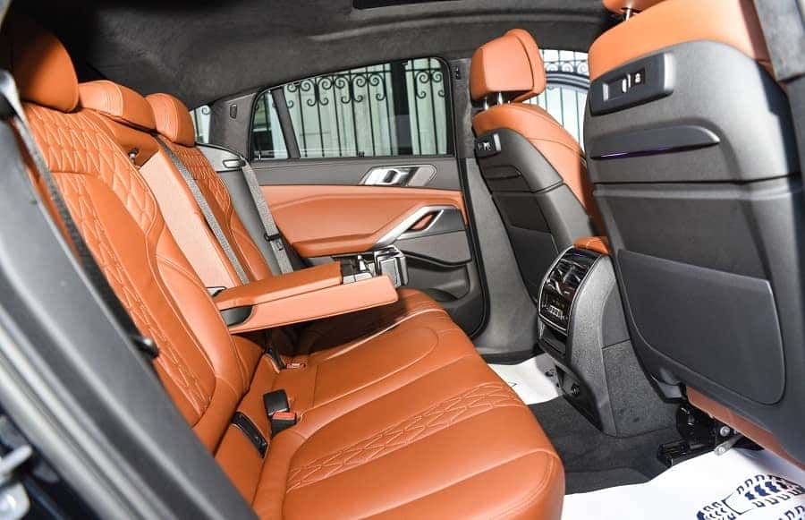 Hàng ghế sau rộng rãi và thoải mái của BMW X6