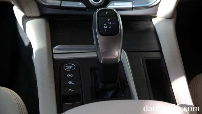 Hệ thống an toàn với túi khí của mẫu sedan Lux A2.0
