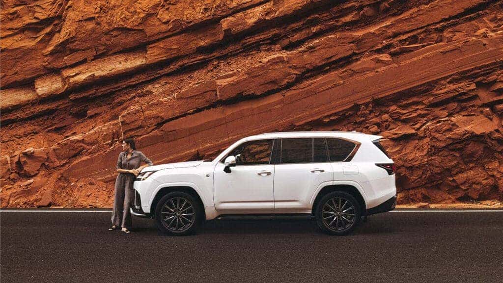 Hình ảnh xe Lexus 5 chỗ LX mạnh mẽ và đẳng cấp