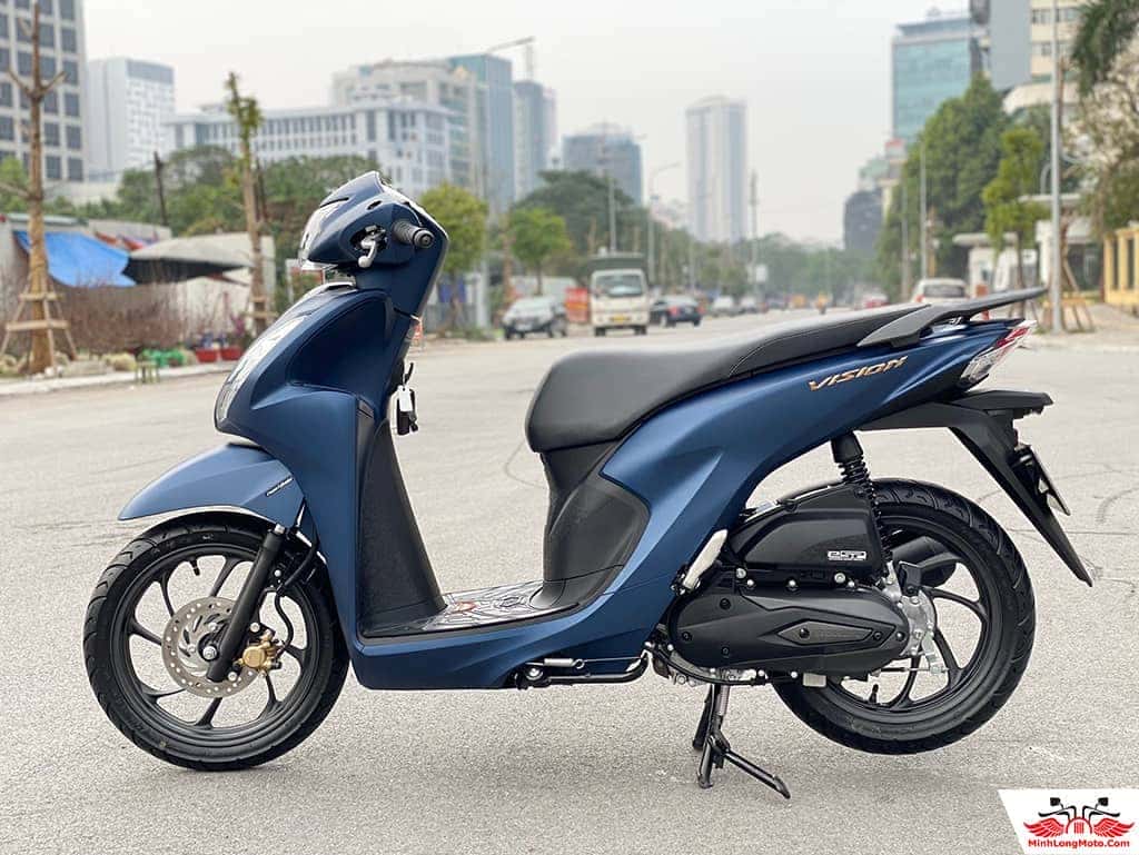 Honda Vision có chiều cao yên đạt 761 mm, tôn lên vóc dáng khách hàng nữ