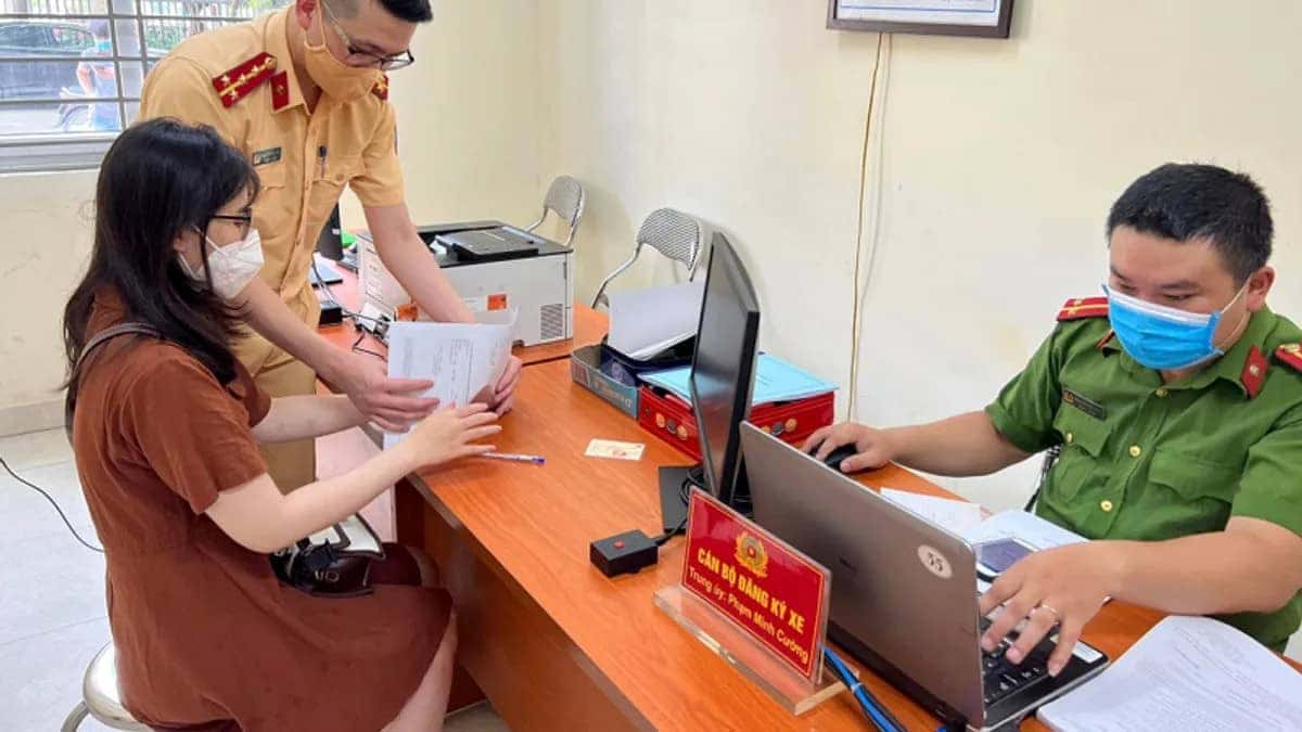 Hướng dẫn viết Giấy khai đăng ký xe