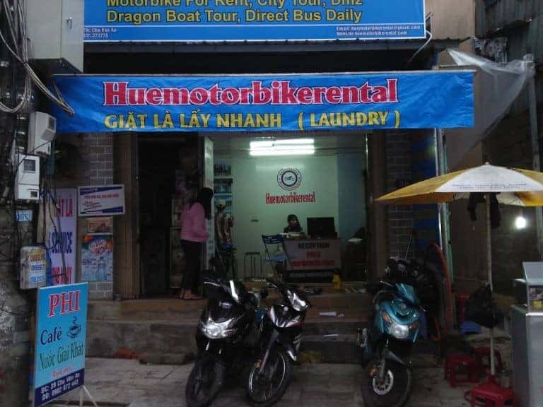 Kết hợp thuê xe ở Huế và tour khám phá cố đô bằng xe máy