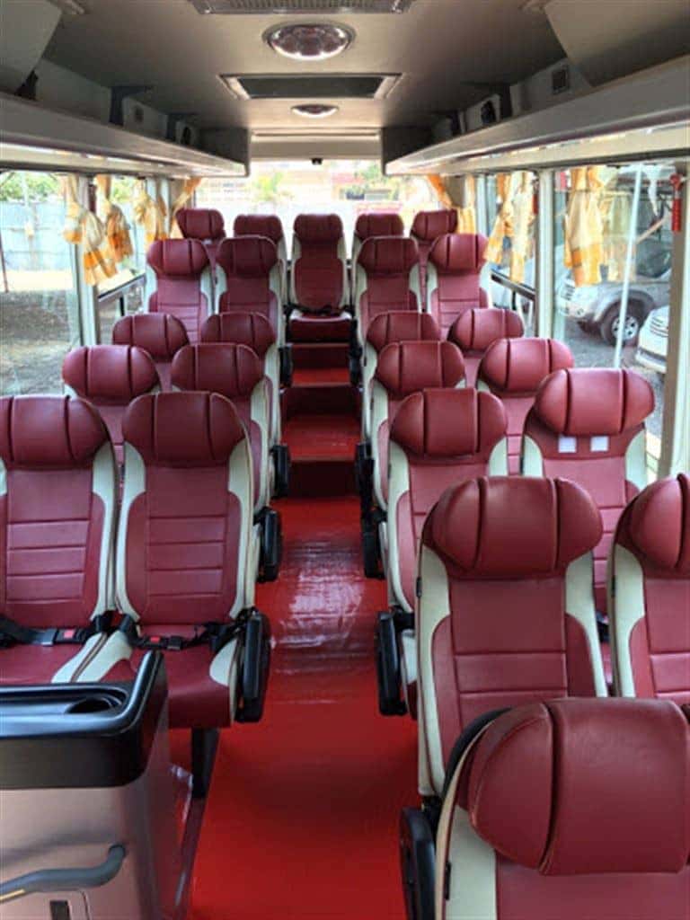 Khoang nội thất rộng rãi của xe khách Duy Cường, phục vụ hành trình Ninh Bình Hải Dương, với nhiều không gian chứa đồ