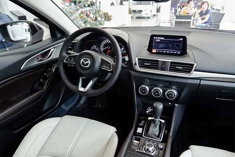 Không gian nội thất Mazda 3 và các trang bị tiện nghi