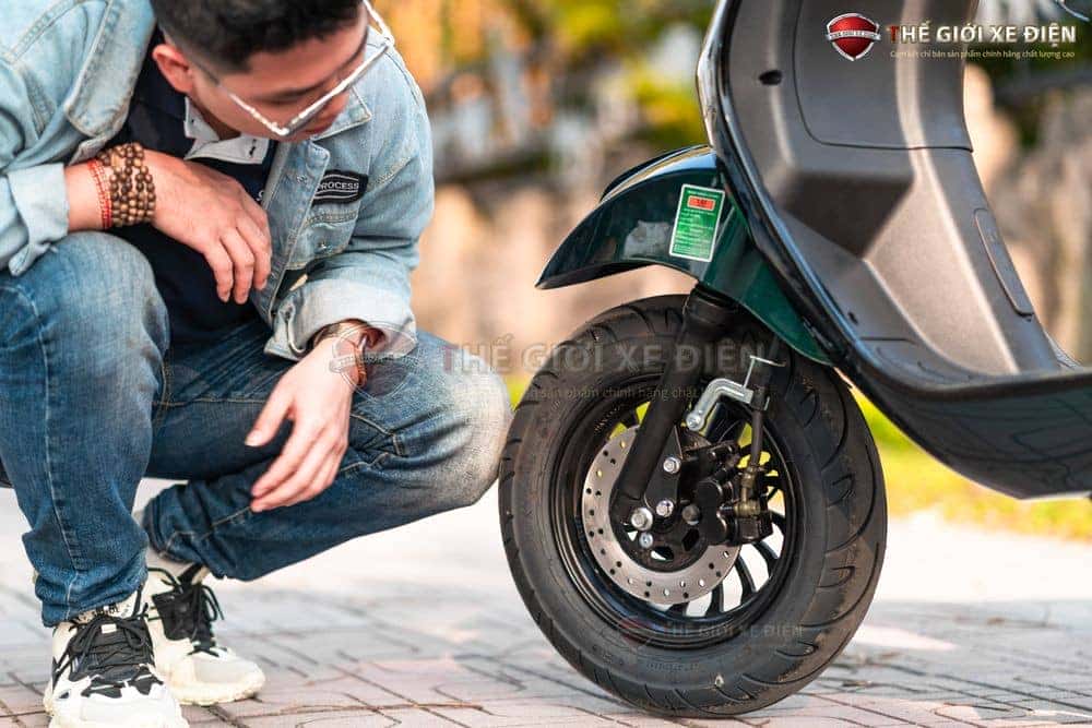 Thay Lốp Xe Máy 50cc Hết Bao Nhiêu Tiền? Bảng Giá Mới Nhất - Đại Lý Xe ...