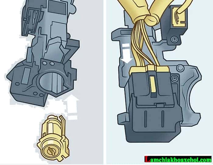 Lắp cụm khóa trở lại xe