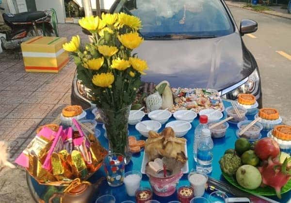 Lễ cúng xe mới thể hiện lòng thành, không quá chú trọng chi phí