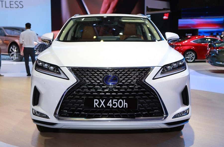 Lexus LX450 với thiết kế lưới tản nhiệt đặc trưng