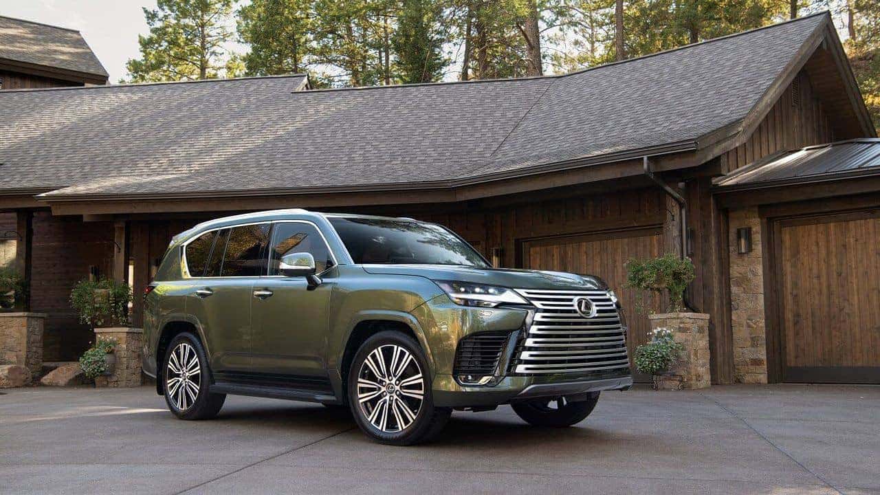 Lexus LX600 Urban 2023 với thiết kế tinh tế, biểu tượng của xe sang 7 chỗ