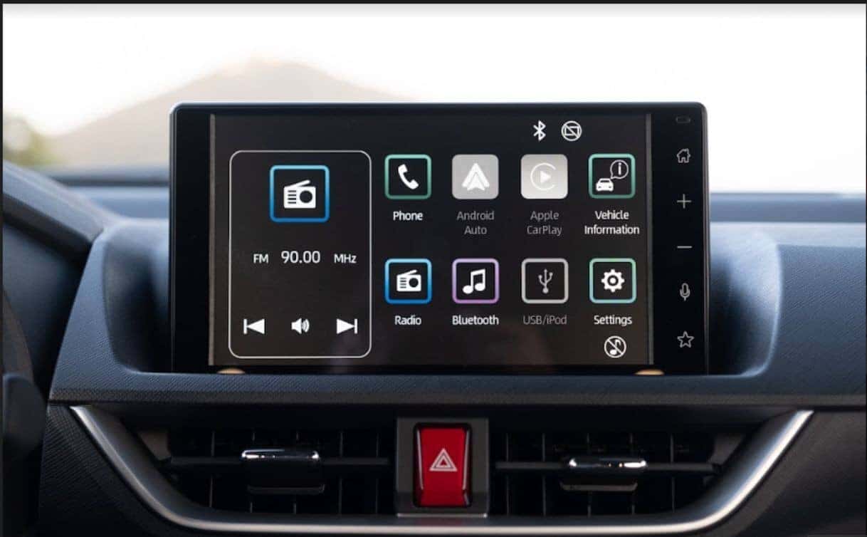 Màn hình giải trí trung tâm và tiện ích trong xe Toyota Cross 7 chỗ