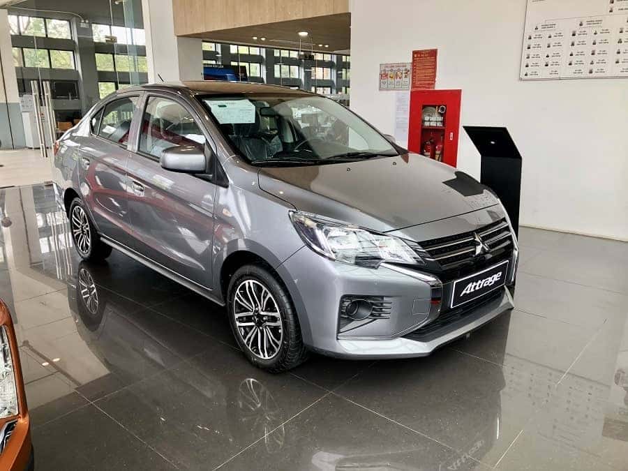 Giá xe Mitsubishi Attrage số sàn màu xám titan