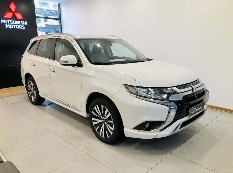 mitsubishi-outlander-2-0-cvt-2-2071022j24390-1 Giá xe và khuyến mãi Mitsubishi Outlander