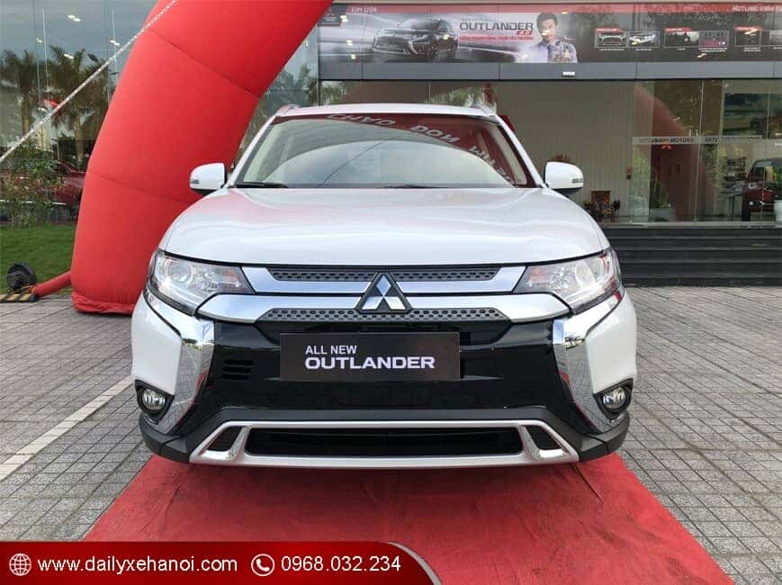 Xe Mitsubishi Outlander bản 2.0 CVT-min