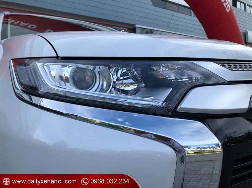 Đèn pha xe Outlander 2.0 cvt