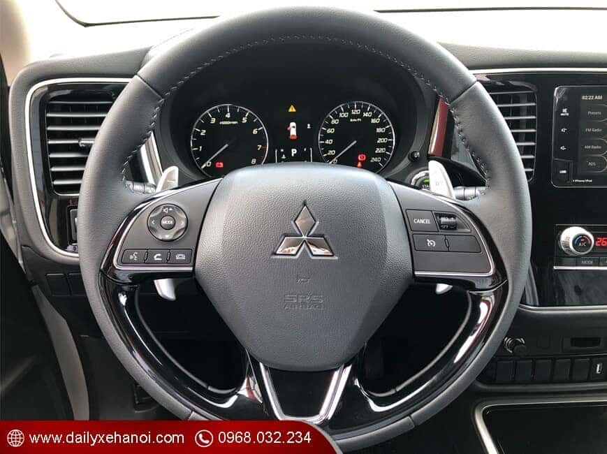 Vô lăng xe Outlander 1 cầu bản 2.0