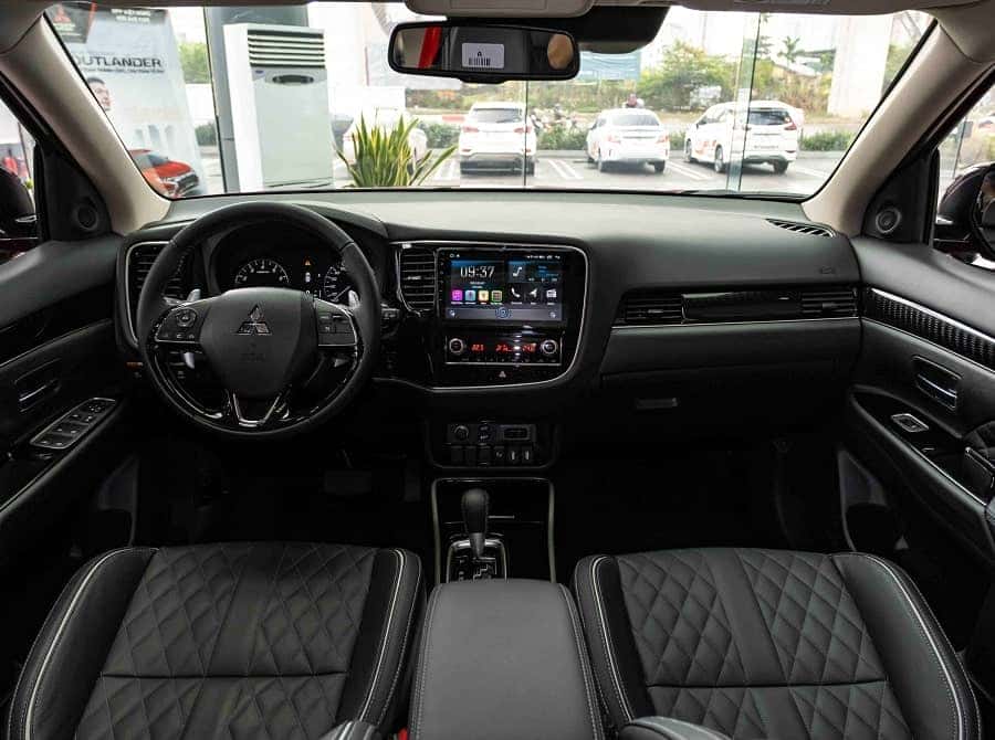khoang-noi-that-xe-mitsubishi-outlander