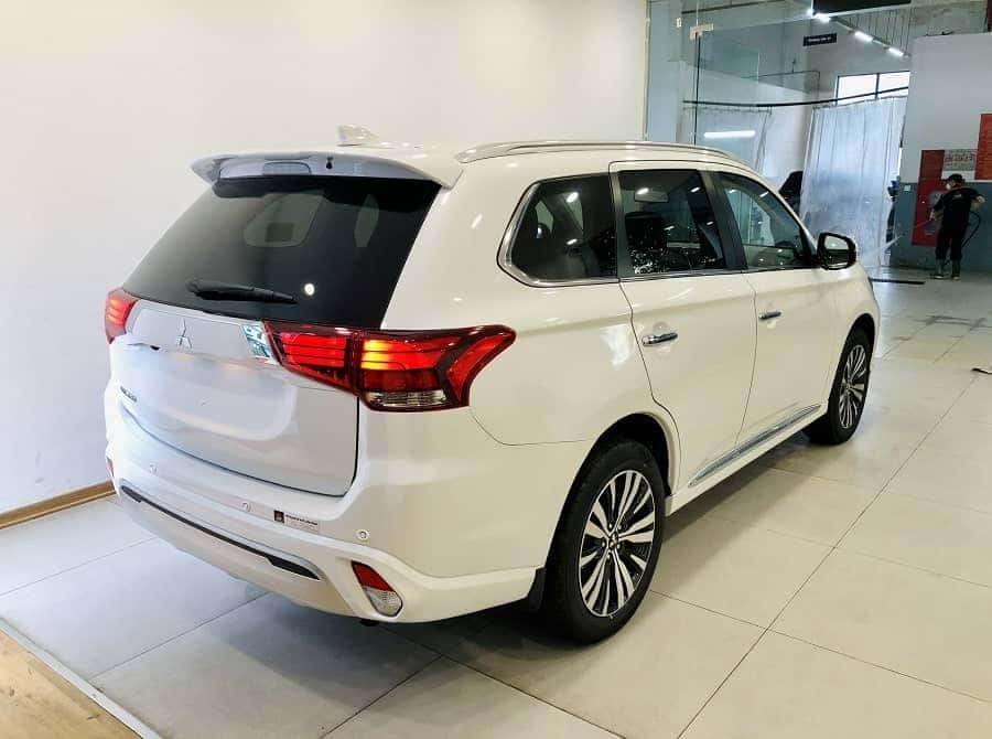 Mitsubishi Outlander bản 2.0 tiêu chuẩn