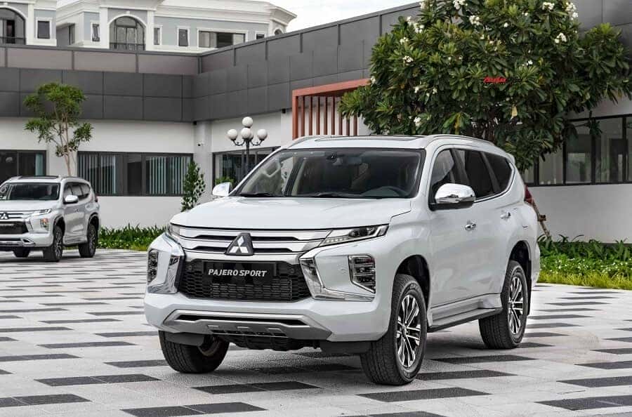 Mitsubishi Pajero Sport 2024: Giá lăn bánh + Khuyến mãi (T8-2024)