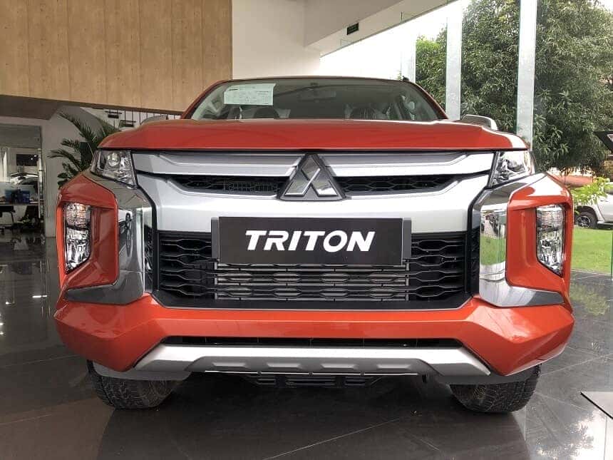 Đầu xe bán tải Mitsubishi triton 2.4 Mivec 1 cầu