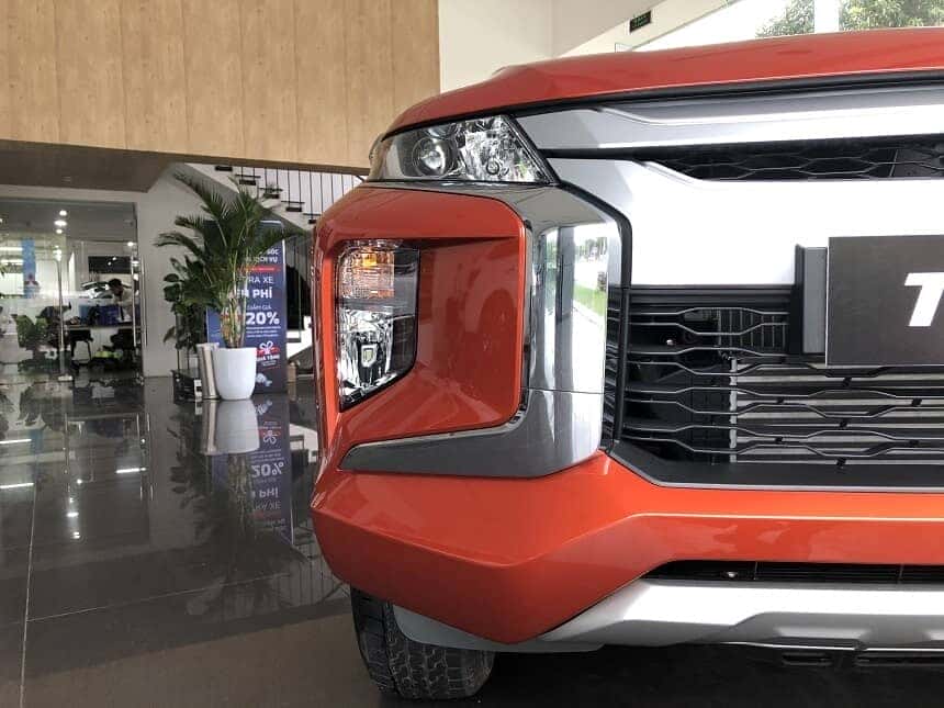 Đèn sương mù và đèn chiếu sáng xe Triton 2020