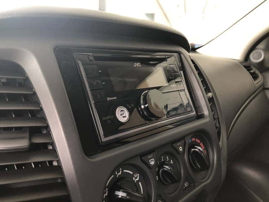 Đầu CD 2 in trên xe bán tải Triton 1 cầu số tự động AT