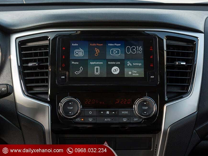 Hệ thống màn hình giải trí trên Mitsubishi Triton 4x4 AT Mivec